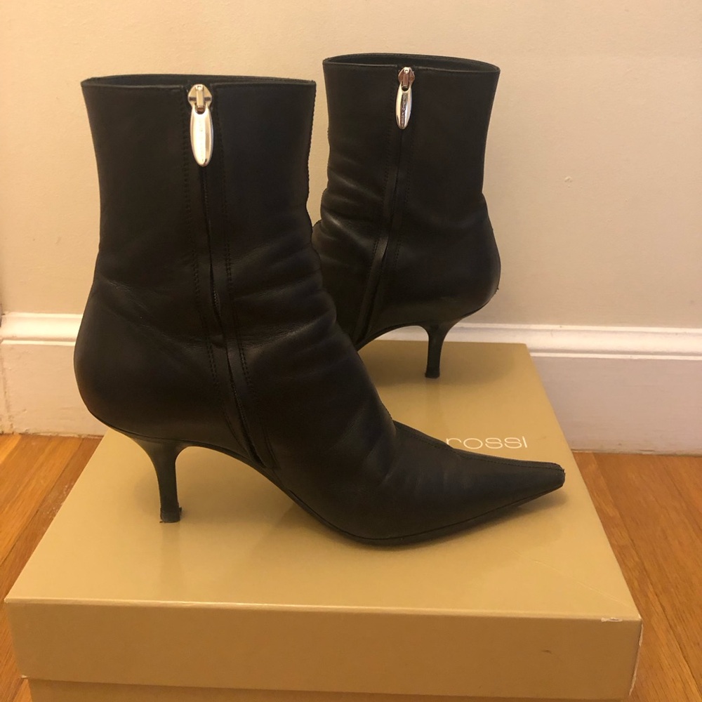 Sergio Rossi Black Leather Zip Pointed Toe Ankle Boots size US 8 EU 38